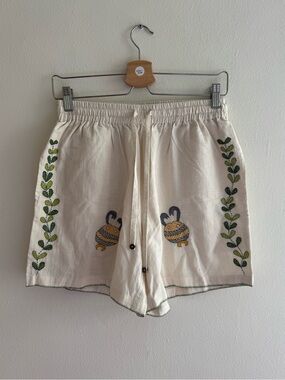 NWT Harago embroidered shorts small cream